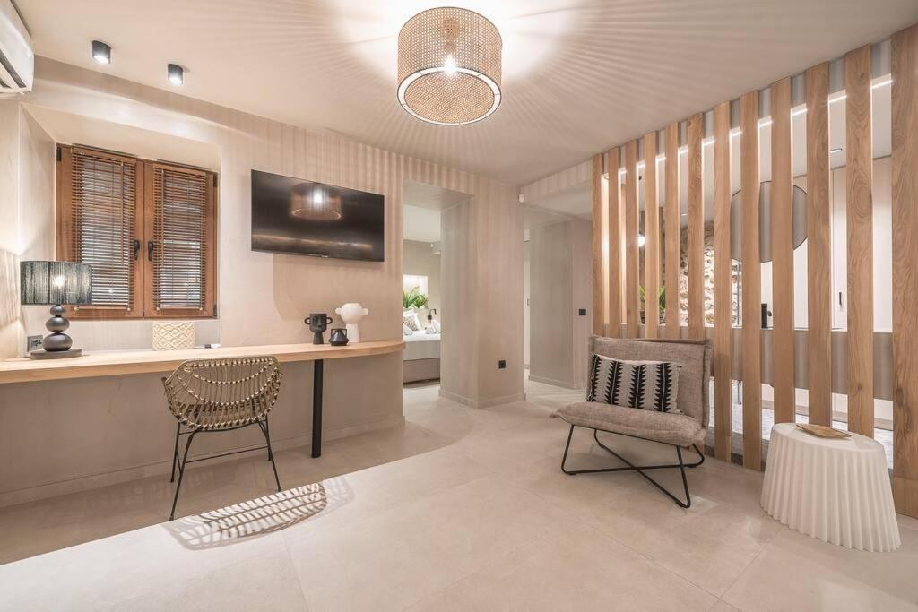 Apollonos 28 Luxury Suites เอเธนส์ ภายนอก รูปภาพ