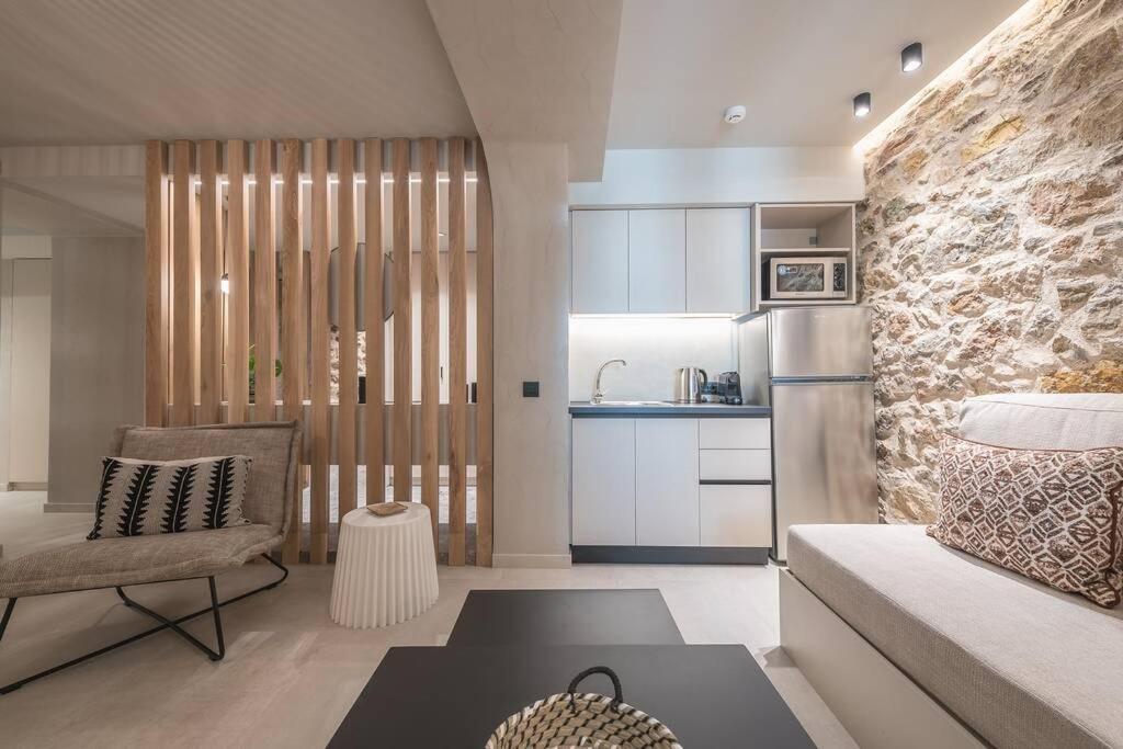 Apollonos 28 Luxury Suites เอเธนส์ ภายนอก รูปภาพ