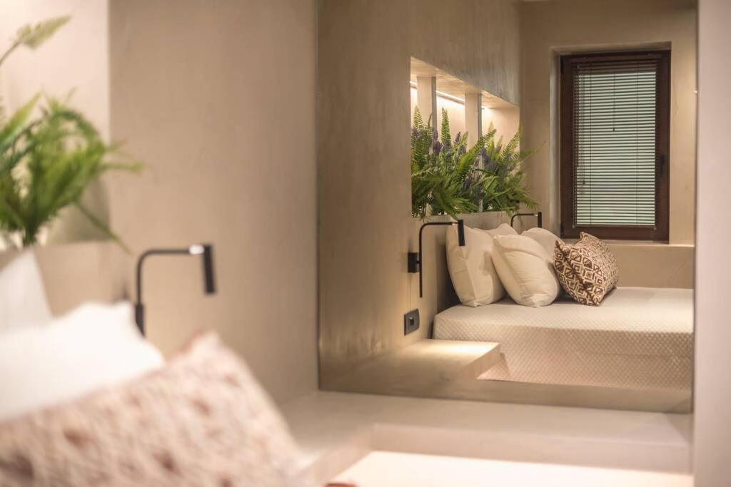 Apollonos 28 Luxury Suites เอเธนส์ ภายนอก รูปภาพ