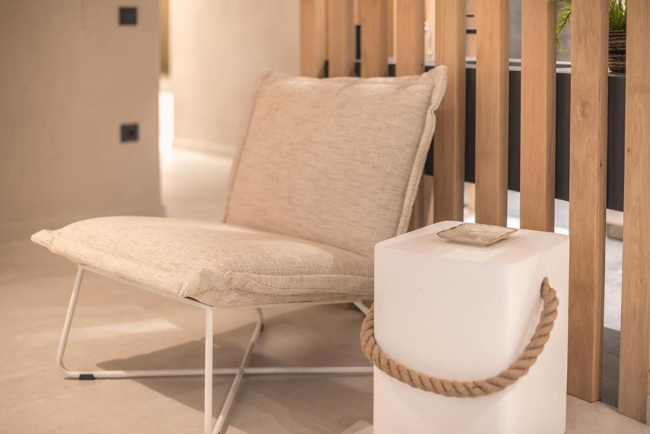 Apollonos 28 Luxury Suites เอเธนส์ ภายนอก รูปภาพ