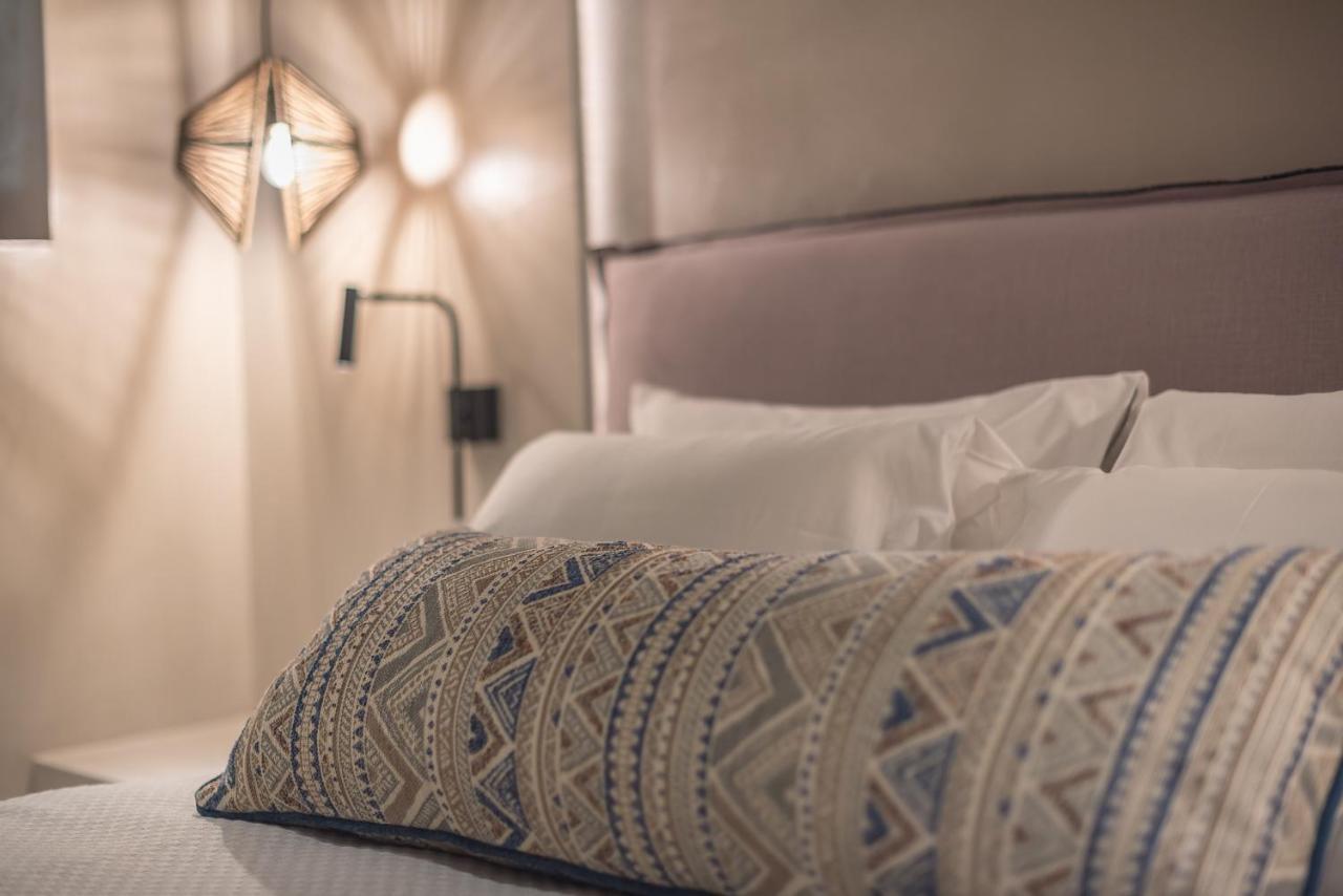 Apollonos 28 Luxury Suites เอเธนส์ ภายนอก รูปภาพ