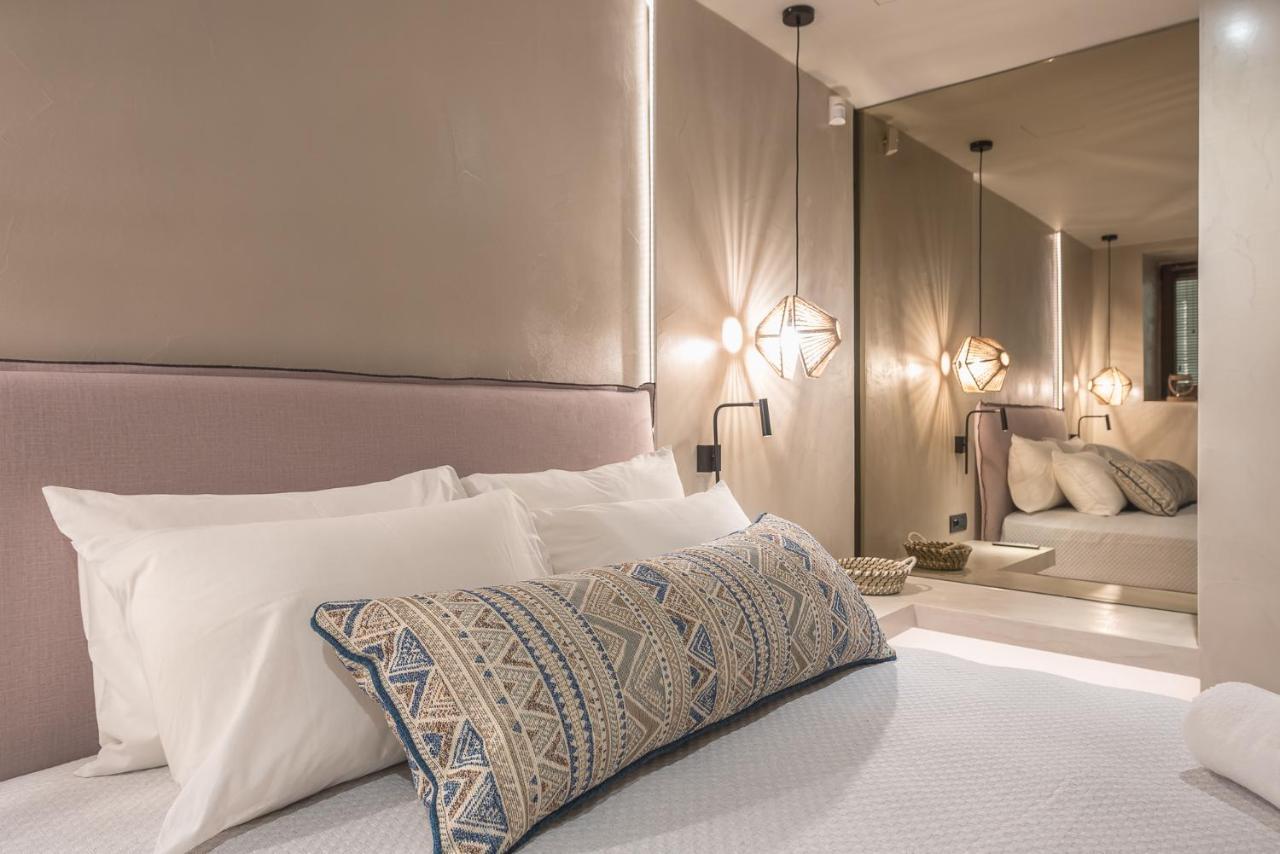 Apollonos 28 Luxury Suites เอเธนส์ ภายนอก รูปภาพ