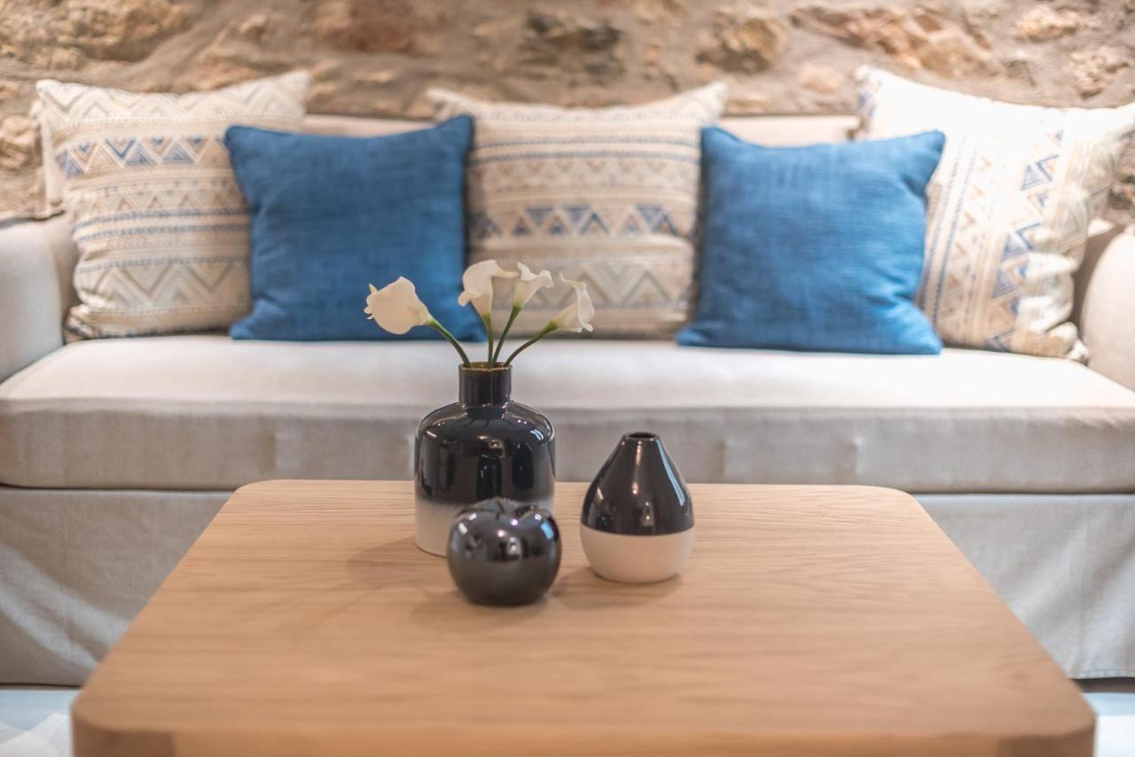 Apollonos 28 Luxury Suites เอเธนส์ ภายนอก รูปภาพ