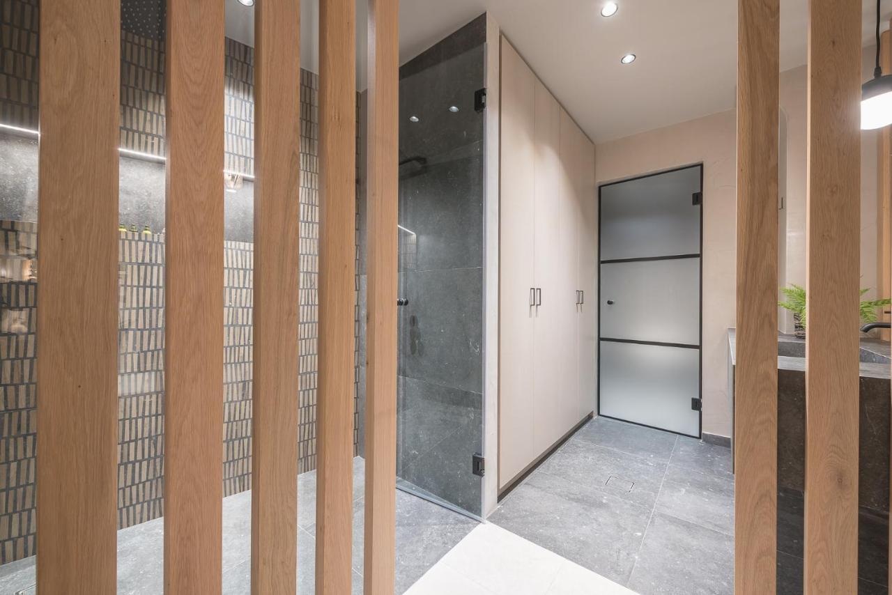 Apollonos 28 Luxury Suites เอเธนส์ ภายนอก รูปภาพ